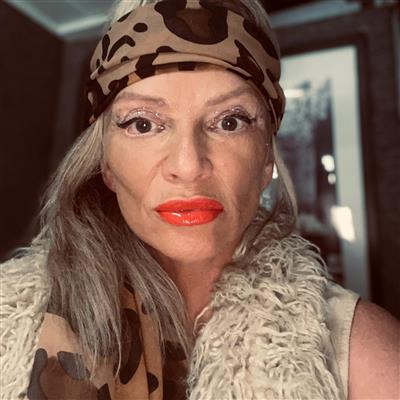 ELLIE - INTUITIVE/PSYCHIC TAROT READER, PALMISTRY, AKASHIC RECORD READINGS, SPIRITUAL HEALING